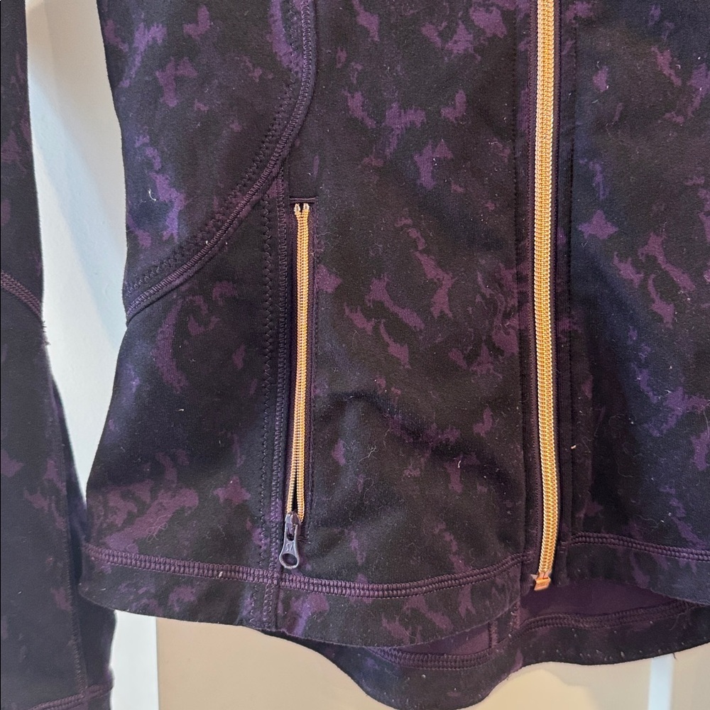 Lululemon Forme Jacket II, Purple and Black, Rose Gold Zippers, Size Small - Picture 8 of 15